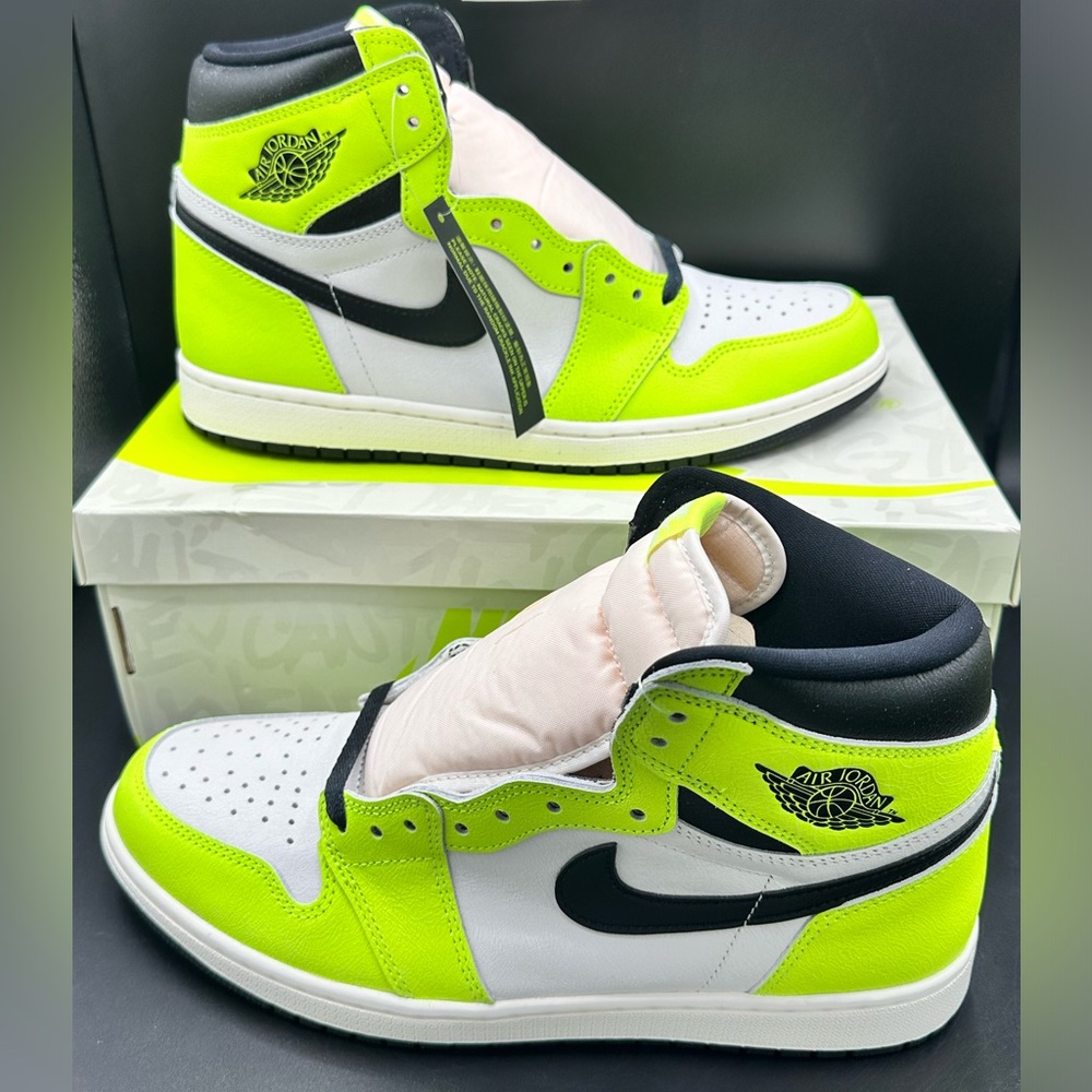 Air Jordan 1 Retro High OG Visionaire Size 11 555088-702 NEW WITH BOX